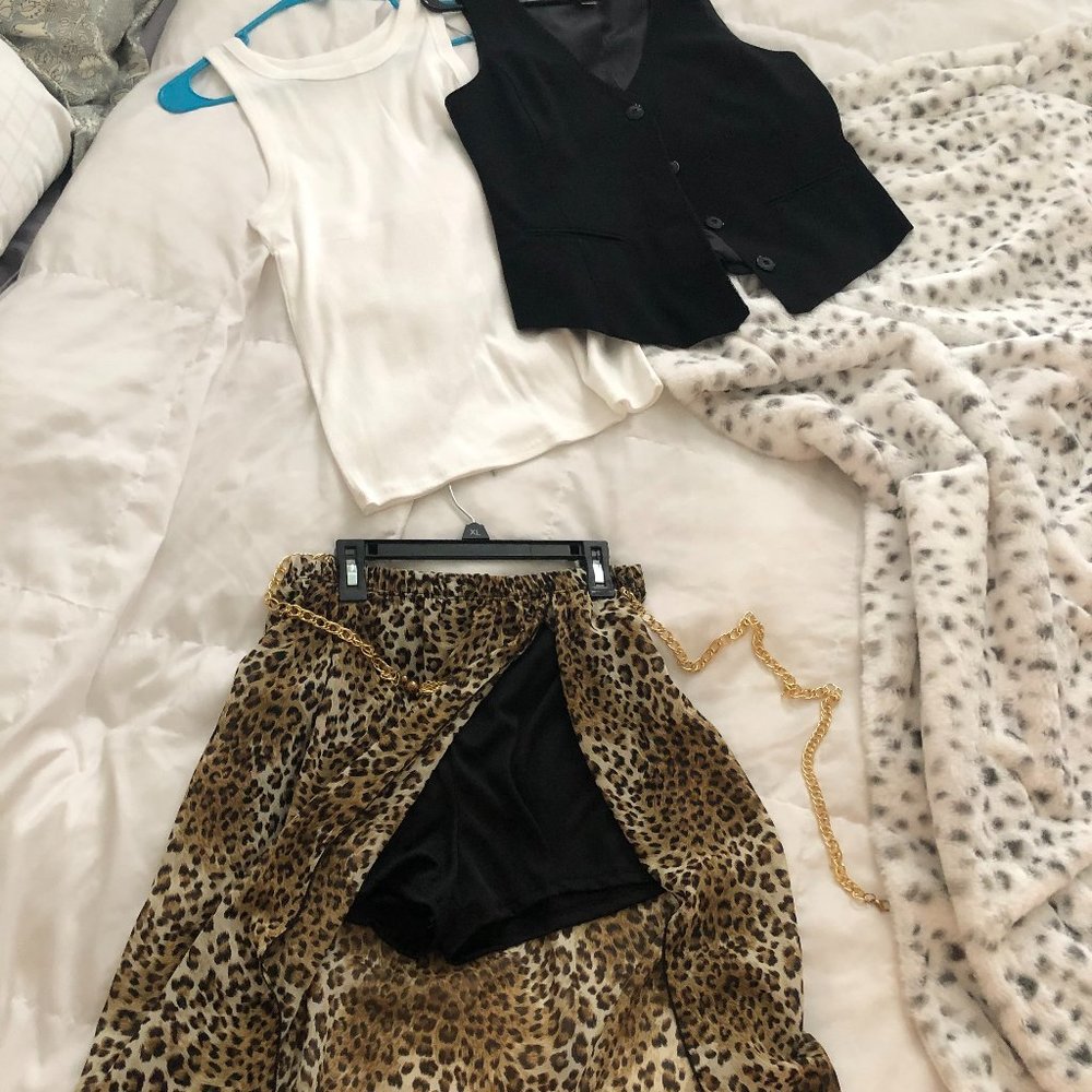 Fashion Magazine Cheetah Print Skirt size M